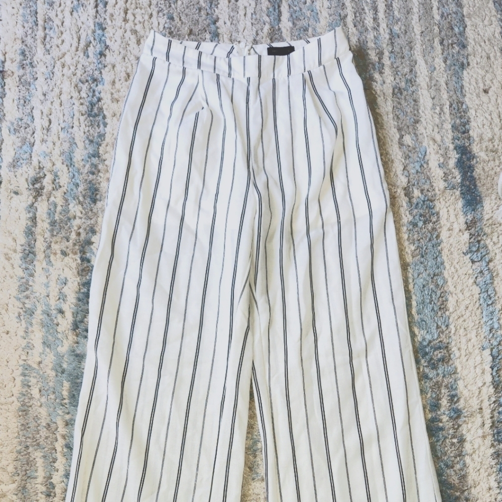 Miss Avenue White and Black Striped Pants Sz Small GUC